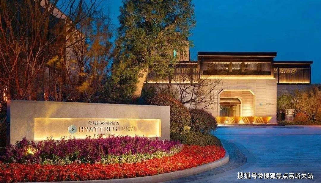 售中心 - 环境户型价格地址楼盘详情配套电话交房时间配套交房时间瓦力棋牌上海东滩·海上明月(售楼处) 电话 - 东滩·海上明月销(图2)